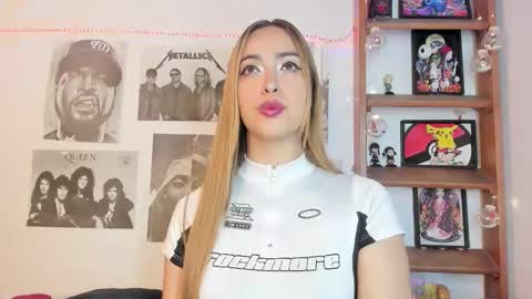 Snapshot of meeowlody chatting on 11/30/25, 12:58 Emily online show from 11/30/25, 12:58