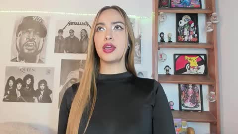 Snapshot of meeowlody chatting on 12/03/25, 11:25 Emily online show from 12/03/25, 11:25