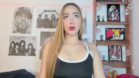 Snapshot of meeowlody chatting on 12/15/25, 11:31 Emily online show from 12/15/25, 11:31