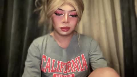 Snapshot of meetmehalfway888 chatting on 09/15/25, 01:11 GODDESS OF ALL GODDESSES online show from 09/15/25, 01:11