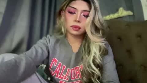 Snapshot of meetmehalfway888 chatting on 09/22/25, 04:58 GODDESS OF ALL GODDESSES online show from 09/22/25, 04:58