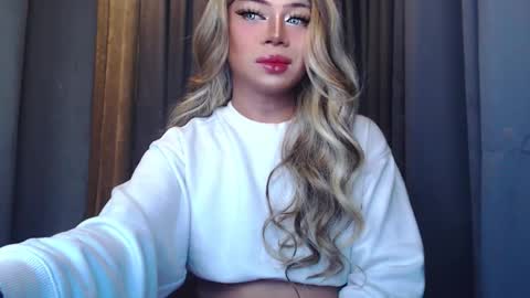 Snapshot of meetmehalfway888 chatting on 09/26/25, 01:26 GODDESS OF ALL GODDESSES online show from 09/26/25, 01:26