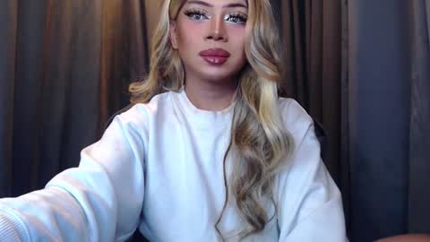 Snapshot of meetmehalfway888 chatting on 10/06/25, 04:15 GODDESS OF ALL GODDESSES online show from 10/06/25, 04:15