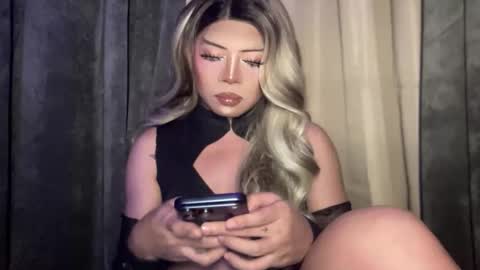 Snapshot of meetmehalfway888 chatting on 10/27/25, 05:39 GODDESS OF ALL GODDESSES online show from 10/27/25, 05:39