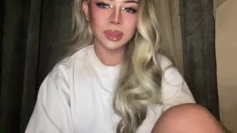 Snapshot of meetmehalfway888 chatting on 11/25/25, 10:04 GODDESS OF ALL GODDESSES online show from 11/25/25, 10:04