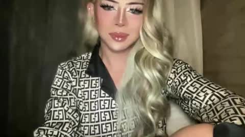 Snapshot of meetmehalfway888 chatting on 12/21/25, 05:25 GODDESS OF ALL GODDESSES online show from 12/21/25, 05:25