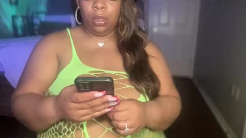 Snapshot of meetsouthernpeach chatting on 12/23/24, 03:40 Southern Peach online show from 12/23/24, 03:40