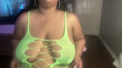 Snapshot of meetsouthernpeach chatting on 02/23/25, 03:56 Southern Peach online show from 02/23/25, 03:56