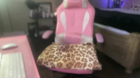 Snapshot of meetsouthernpeach chatting on 10/04/25, 02:42 Southern Peach online show from 10/04/25, 02:42