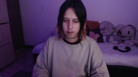 Snapshot of meev382 chatting on 03/12/25, 01:36 Meev online show from 03/12/25, 01:36