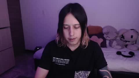 Snapshot of meev382 chatting on 03/12/25, 04:41 Meev online show from 03/12/25, 04:41