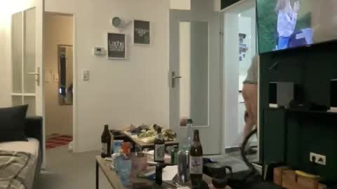 mega1185264 online show from 12/20/25, 07:10