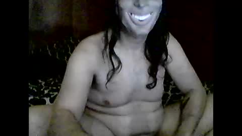 Snapshot of megaloxuan chatting on 04/23/26, 01:18 Rockloud online show from 04/23/26, 01:18