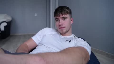 Snapshot of megamaxxxl chatting on 11/07/25, 01:00 Max online show from 11/07/25, 01:00