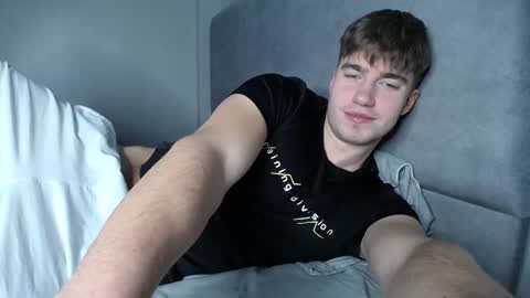 Snapshot of megamaxxxl chatting on 12/21/25, 09:11 Max online show from 12/21/25, 09:11