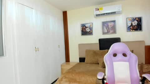 Snapshot of megan_bigboobs3 chatting on 04/01/26, 10:16 Megan online show from 04/01/26, 10:16