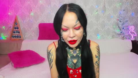 Snapshot of megan_blackmoon chatting on 01/08/25, 05:27 Helena Tuman online show from 01/08/25, 05:27