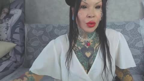 Snapshot of megan_blackmoon chatting on 05/31/26, 10:22 Helena Tuman online show from 05/31/26, 10:22