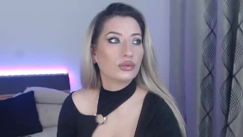 Snapshot of megan_blazee chatting on 01/14/25, 08:04 Megan Blazee  online show from 01/14/25, 08:04