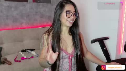 Snapshot of megan_bluee_ chatting on 07/01/26, 04:40 Megan Bluee online show from 07/01/26, 04:40