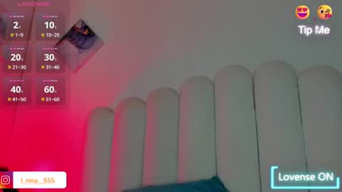 Snapshot of megan_browns1 chatting on 02/01/25, 12:58 Megan  online show from 02/01/25, 12:58