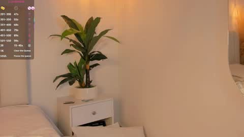 megan_brunette2 online show from 05/16/26, 12:29