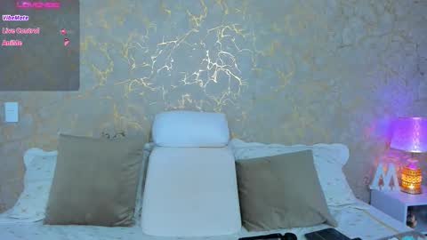 Snapshot of megan_clarck_ chatting on 10/30/25, 02:24 Puedes llamarme angy online show from 10/30/25, 02:24