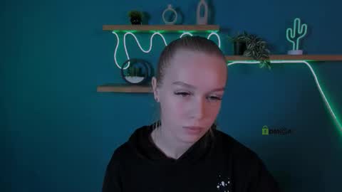 megan_cold online show from 10/25/25, 09:06