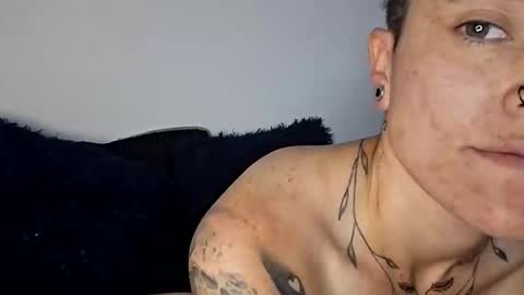 Megan and sophi online show from 09/15/25, 07:41