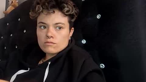 Megan and sophi online show from 11/04/25, 03:33