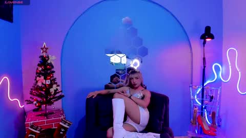 Snapshot of megan_do_santos chatting on 12/29/24, 08:48 megan do santos online show from 12/29/24, 08:48