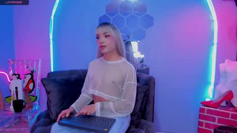 Snapshot of megan_do_santos chatting on 01/06/25, 07:56 megan do santos online show from 01/06/25, 07:56