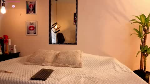 Snapshot of megan_do_santos chatting on 09/25/25, 07:39 megan do santos online show from 09/25/25, 07:39