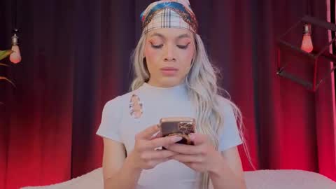 Snapshot of megan_do_santos chatting on 10/22/25, 08:19 megan do santos online show from 10/22/25, 08:19