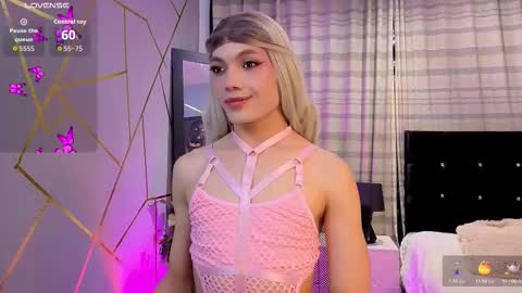 Snapshot of megan_do_santos chatting on 11/05/25, 08:53 megan do santos online show from 11/05/25, 08:53