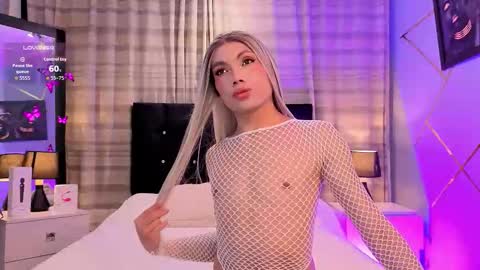 Snapshot of megan_do_santos chatting on 11/17/25, 07:41 megan do santos online show from 11/17/25, 07:41