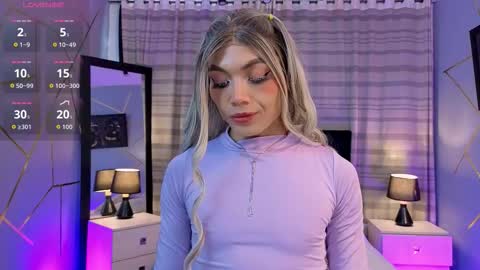 Snapshot of megan_do_santos chatting on 11/26/25, 08:43 megan do santos online show from 11/26/25, 08:43