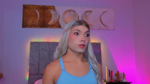 Snapshot of megan_do_santos chatting on 11/30/25, 01:37 megan do santos online show from 11/30/25, 01:37