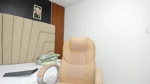 Megan online show from 09/12/25, 11:54