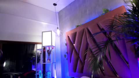    online show from 01/04/25, 02:03