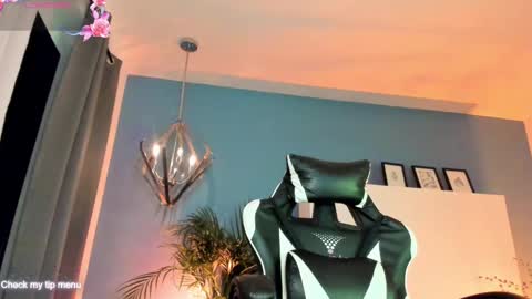    online show from 10/01/25, 03:01