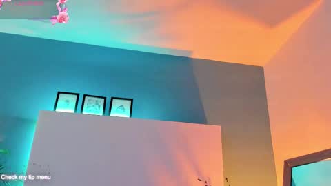    online show from 10/22/25, 03:07