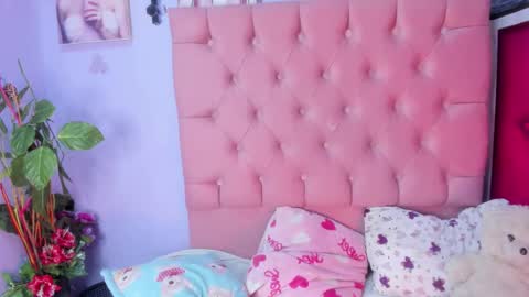 megan_jenner1 online show from 10/25/25, 04:31