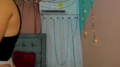 Snapshot of megan_kis9 chatting on 12/07/24, 03:52 megan online show from 12/07/24, 03:52