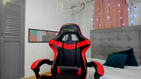 Snapshot of megan_kis9 chatting on 02/11/25, 02:57 megan online show from 02/11/25, 02:57