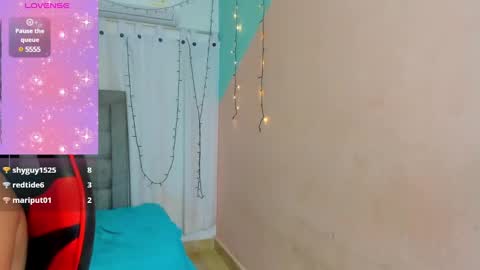 Snapshot of megan_kis9 chatting on 02/15/25, 06:44 megan online show from 02/15/25, 06:44