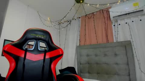 Snapshot of megan_kis9 chatting on 02/22/25, 06:19 megan online show from 02/22/25, 06:19