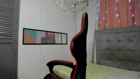 Snapshot of megan_kis9 chatting on 02/24/25, 04:47 megan online show from 02/24/25, 04:47