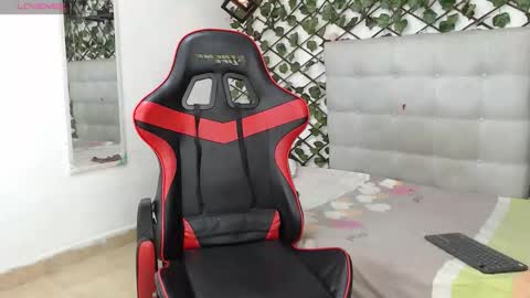 Snapshot of megan_kis9 chatting on 09/17/25, 04:52 megan online show from 09/17/25, 04:52