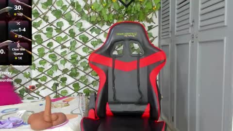 Snapshot of megan_kis9 chatting on 11/07/25, 03:01 megan online show from 11/07/25, 03:01